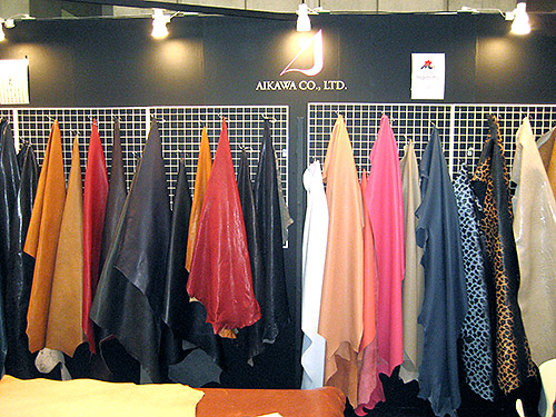 相川商事(株) 皮革に特化した専門商社。日本、イタリアを軸に世界の皮革を提案する
